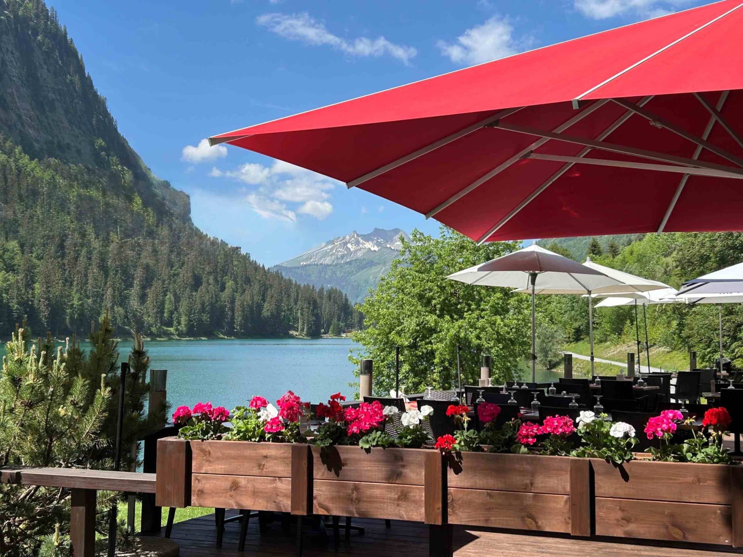 The terrace of the Auberge du bout du Lac 